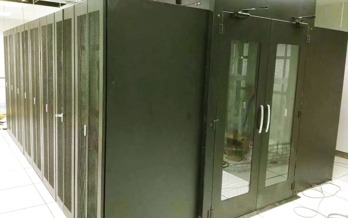 通信機(jī)房機(jī)柜圖片實拍圖